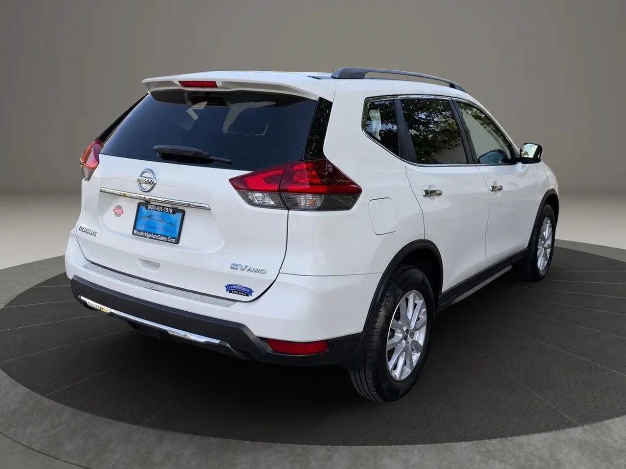Used 2018 Nissan Rogue SV AWD/4WD image 5