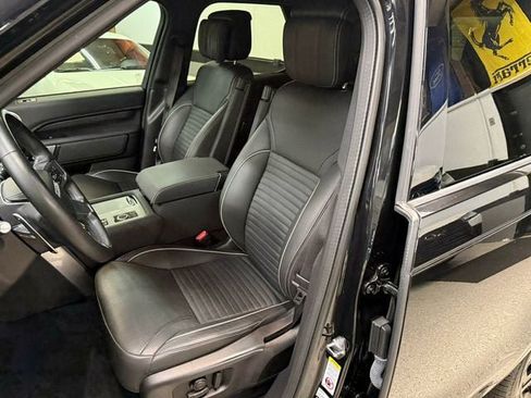 Used 2023 Land Rover Discovery Metropolitan Edition AWD/4WD image 18