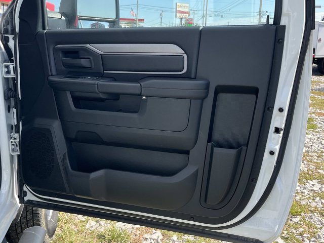 New 2024 RAM 3500 Tradesman AWD/4WD image 17