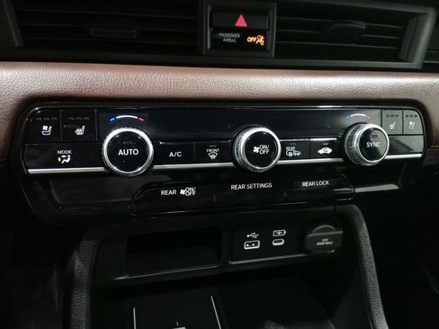 Used 2024 Honda Pilot Elite image 21