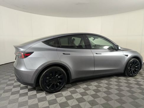 Used 2024 Tesla Model Y Long Range image 5