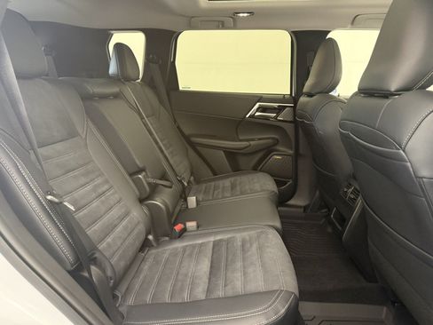 Used 2026 Mitsubishi Outlander SE AWD/4WD image 14