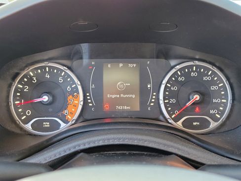 Used 2016 Jeep Renegade Latitude FWD image 20