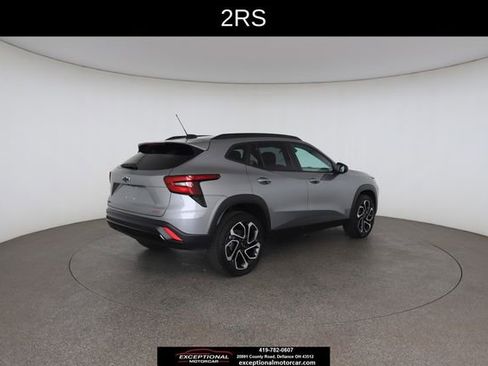 Used 2024 Chevrolet Trax RS w/ Driver Confidence Package FWD image 19