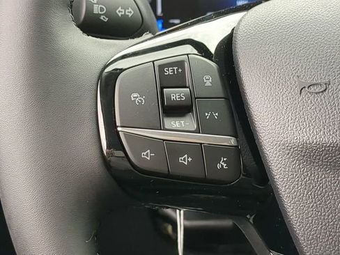 Used 2024 Ford Escape SE image 25