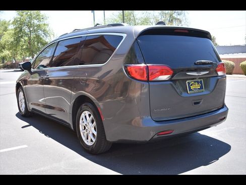 Used 2021 Chrysler Voyager Lxi FWD image 6
