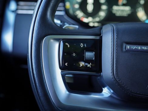 Used 2022 Land Rover Range Rover SE image 28