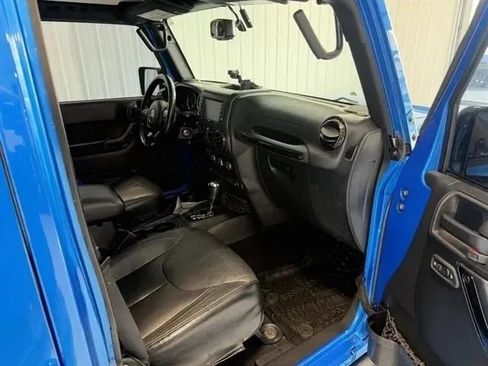 Used 2015 Jeep Wrangler Unlimited Sahara AWD/4WD image 23