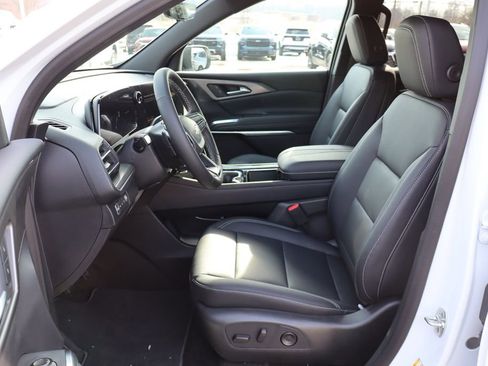 New 2026 Chevrolet Traverse LT w/ Driver Confidence Package AWD/4WD image 12