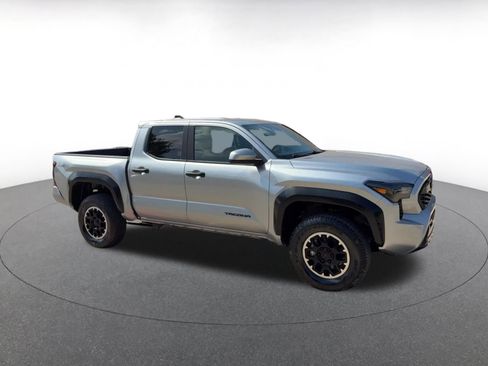 Used 2024 Toyota Tacoma TRD Off-Road image 2