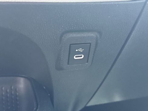 Used 2025 Toyota Corolla LE image 24