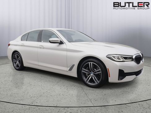 Used 2023 BMW 530i w/ Convenience Package RWD image 8
