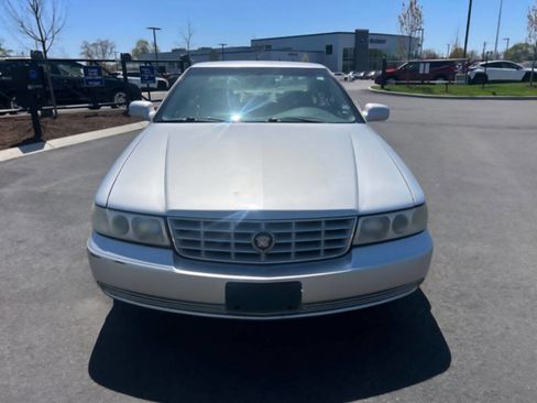 Used 2000 Cadillac Seville SLS w/ Convenience Pkg image 2