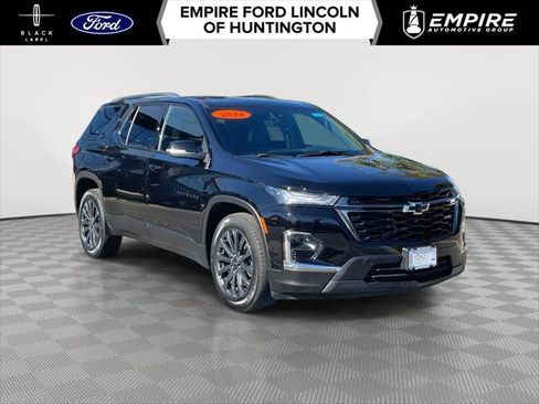 Used 2023 Chevrolet Traverse RS image 1