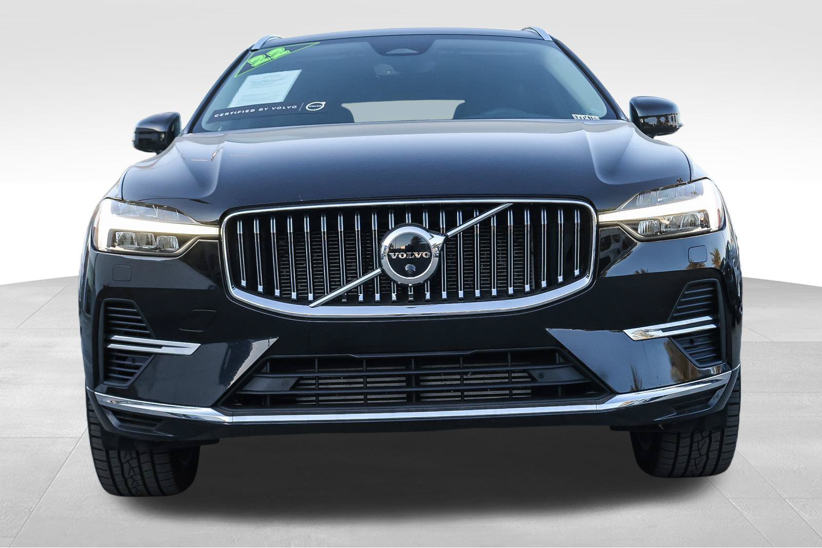 Used 2022 Volvo XC60 T8 Inscription Expression w/ Advanced Package AWD/4WD image 2
