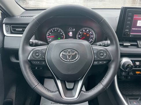 Used 2022 Toyota RAV4 XLE Premium AWD/4WD image 25