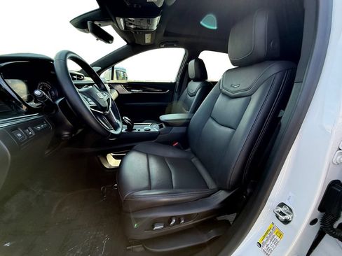 Used 2025 Cadillac XT5 Premium Luxury w/ Technology Package AWD/4WD image 10