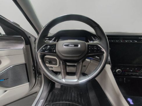 Used 2022 Jeep Grand Cherokee L Overland w/ Luxury Tech Group IV AWD/4WD image 12