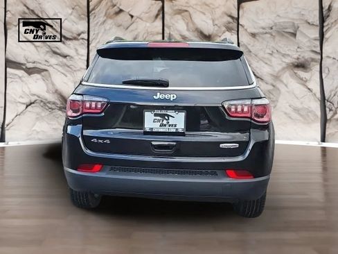 Used 2018 Jeep Compass Latitude w/ Popular Equipment Group AWD/4WD image 6