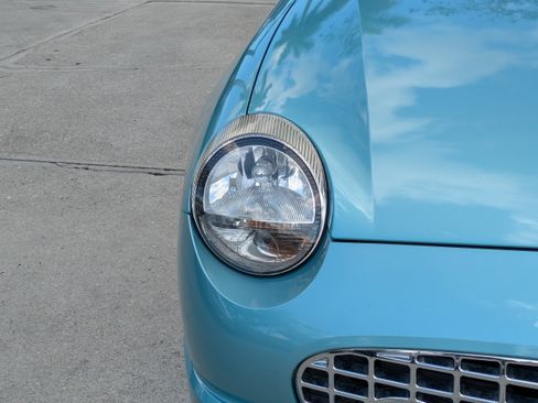 Used 2002 Ford Thunderbird RWD image 9