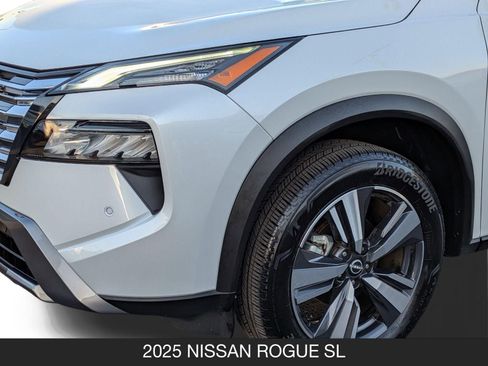 Certified 2025 Nissan Rogue SL image 11