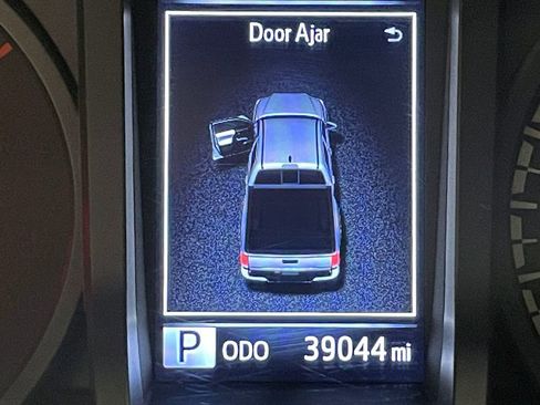 Used 2022 Toyota Tacoma SR image 6