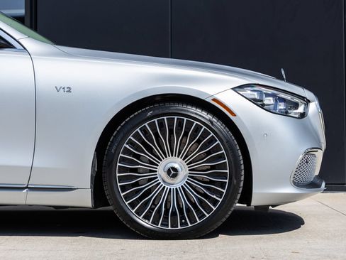 Used 2024 Mercedes-Benz Maybach S 680 4MATIC image 11