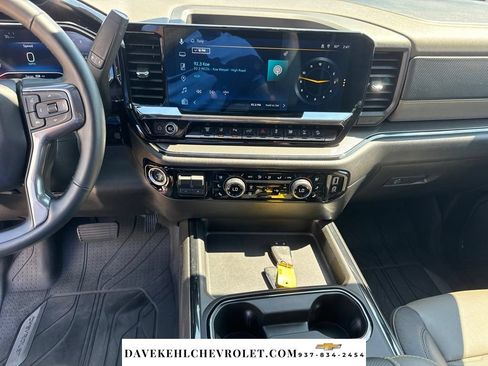 Used 2024 Chevrolet Silverado 2500 ZR2 w/ Technology Package AWD/4WD image 21