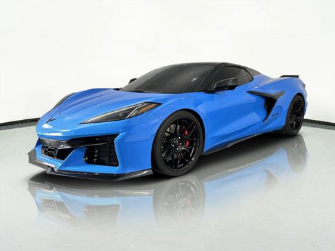 Used 2023 Chevrolet Corvette Z06 w/ Stealth Interior Trim Package image 4