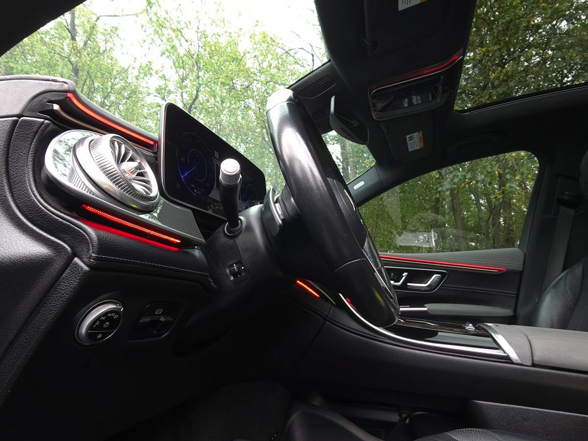 Used 2023 Mercedes-Benz EQS 450+ SUV image 36