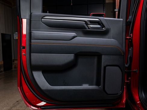 Used 2025 GMC Sierra 2500 AT4 w/ AT4 Premium Plus Package image 37