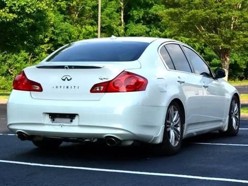 Used 2015 INFINITI Q40 w/ Moonroof Package image 6