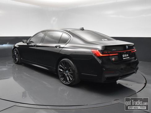 Used 2022 BMW 750i xDrive w/ Luxury Rear Seating Package AWD/4WD image 5
