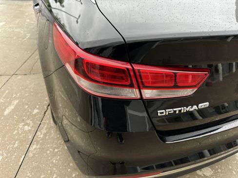 Used 2017 Kia Optima LX FWD image 12