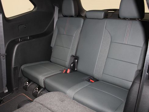 New 2026 GMC Acadia AT4 w/ Luxury Package AWD/4WD image 30