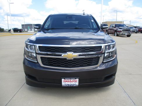 Used 2016 Chevrolet Suburban LT RWD image 9