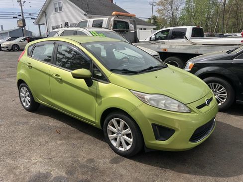 Used 2011 Ford Fiesta SE w/ 203A Rapid Spec Order Code image 1