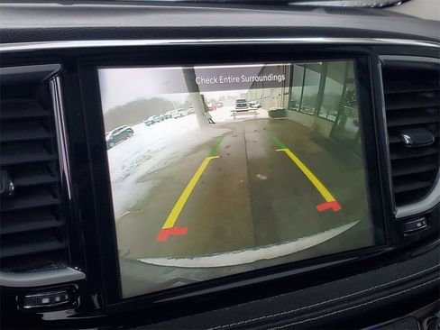 Used 2023 Chrysler Pacifica Limited image 22