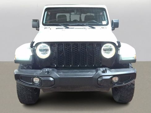Used 2022 Jeep Gladiator Willys image 2