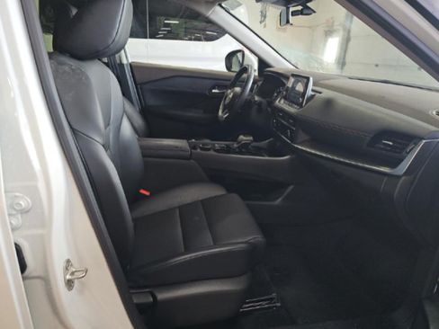Used 2023 Nissan Rogue SV w/ SV Premium B Package AWD/4WD image 8