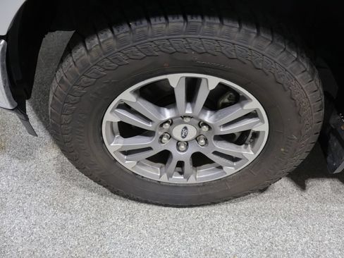 Used 2019 Ford F150 Lariat w/ Equipment Group 501A Mid AWD/4WD image 10