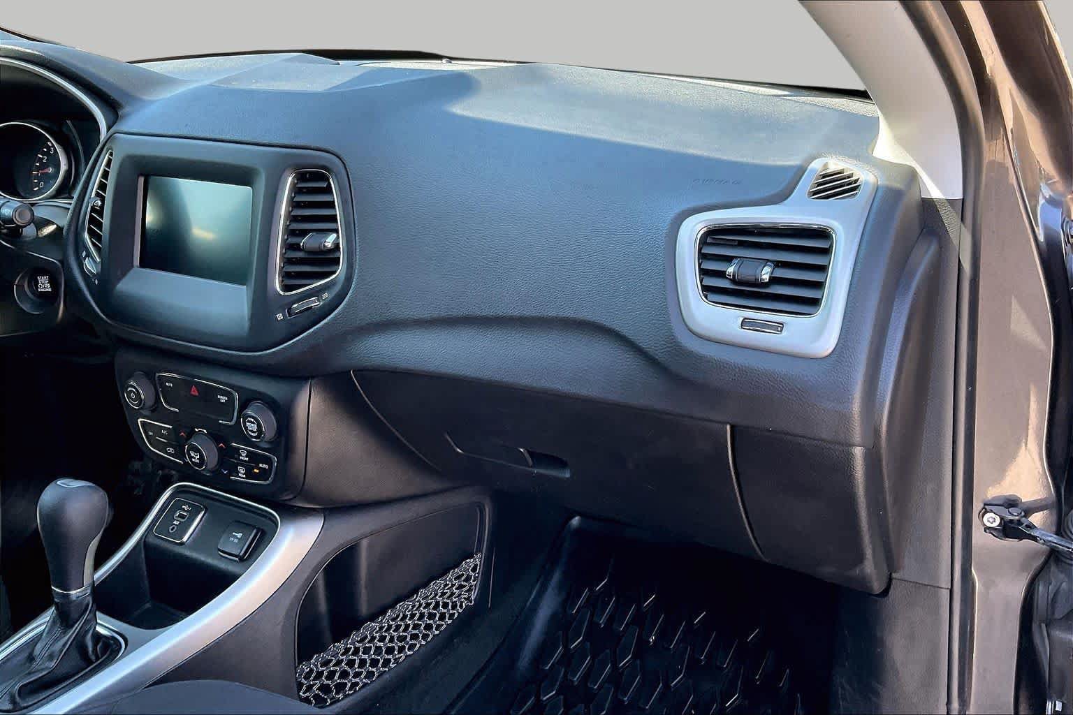 Used 2019 Jeep Compass Sport FWD image 18