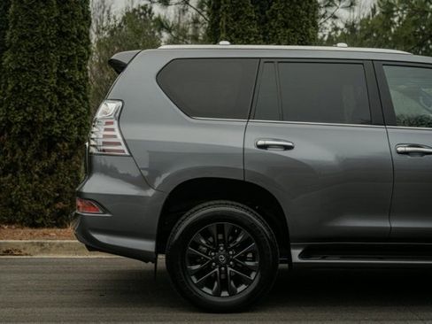 Used 2023 Lexus GX 460 Premium image 18