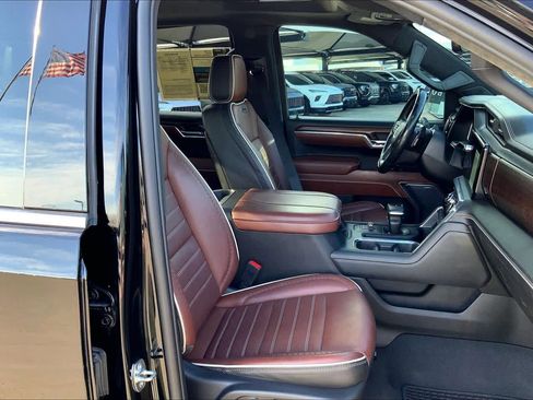 Used 2023 GMC Sierra 1500 Denali Ultimate AWD/4WD image 9