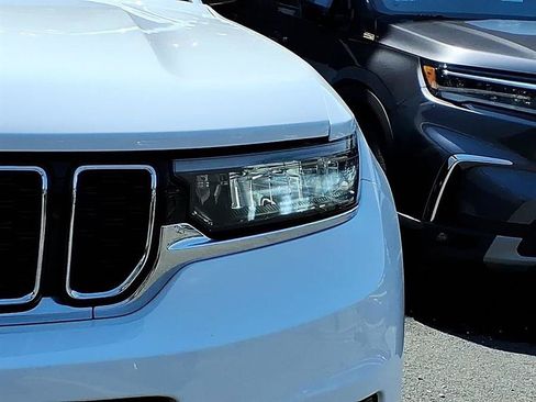Used 2023 Jeep Grand Cherokee L Limited AWD/4WD image 5