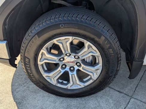 Used 2025 GMC Sierra 1500 SLT image 9