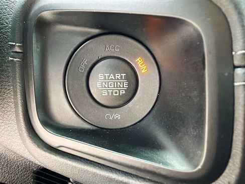 Used 2024 Jeep Wrangler Sahara image 33