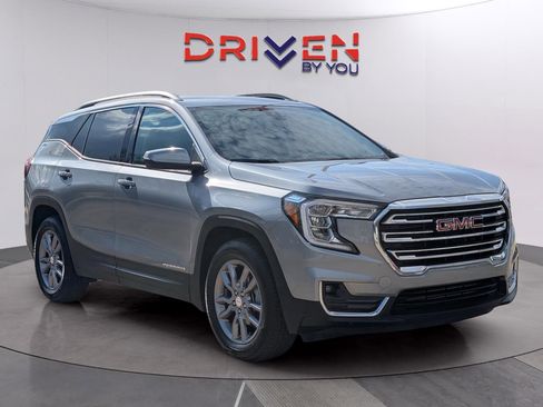 Used 2024 GMC Terrain SLT image 7