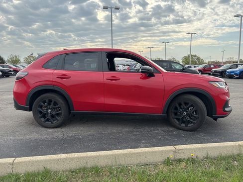 Used 2025 Honda HR-V Sport image 14