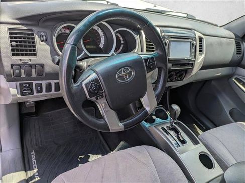 Used 2015 Toyota Tacoma PreRunner w/ SR5 Package RWD image 9